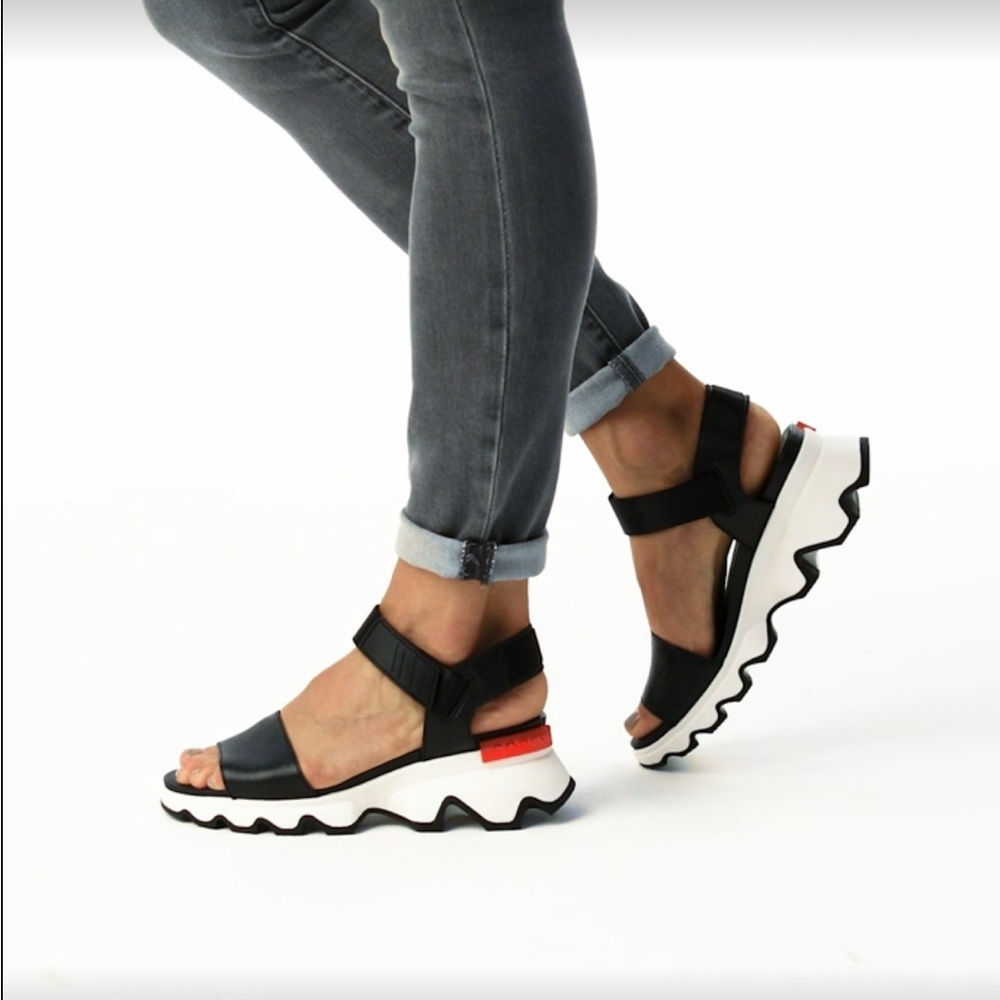 Sorel Women's Kinetic Sandals- size 8